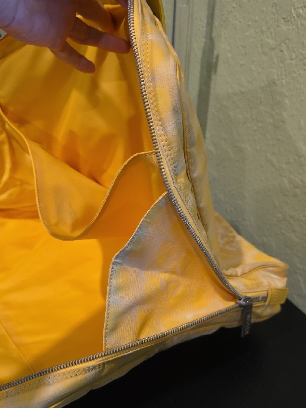 CHANEL Yellow Top-Handle Tote Bag - Picture 10 of 16